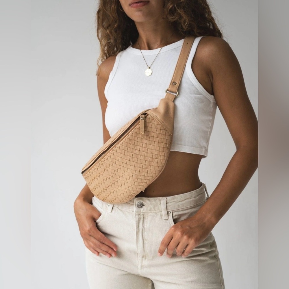 Mandrn Atlas Woven Leather Crossbody Fanny Pack Sling Bag Purse FREE FAST SHIP!